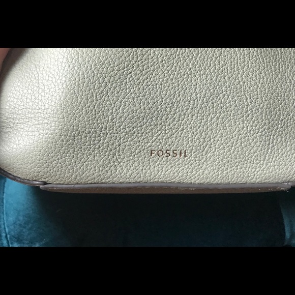 Mint green fossil purse - Picture 3 of 8